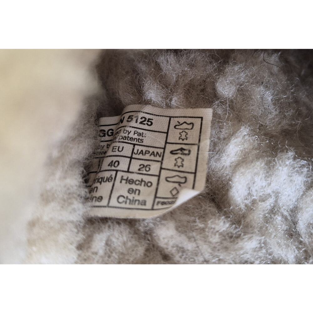 UGG Australia Cozy Slippers Size 9 - Picture 9 of 15